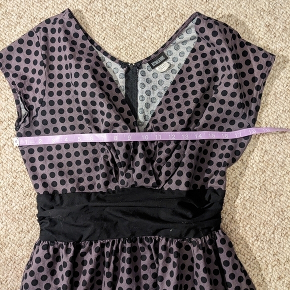 Retrolicious Grey with black polkadot dress, Size L - Picture 6 of 8